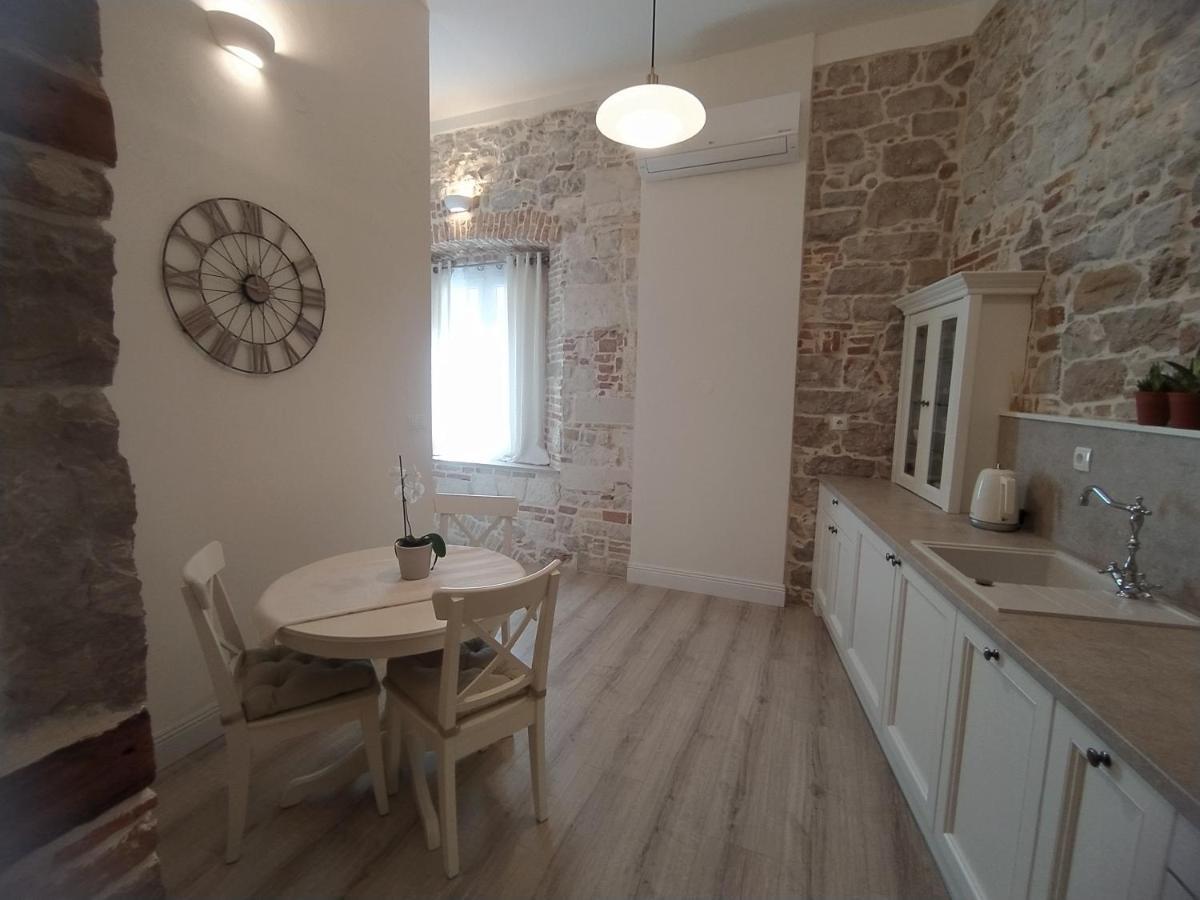 Apartment Antique Zadar - City Center Luaran gambar