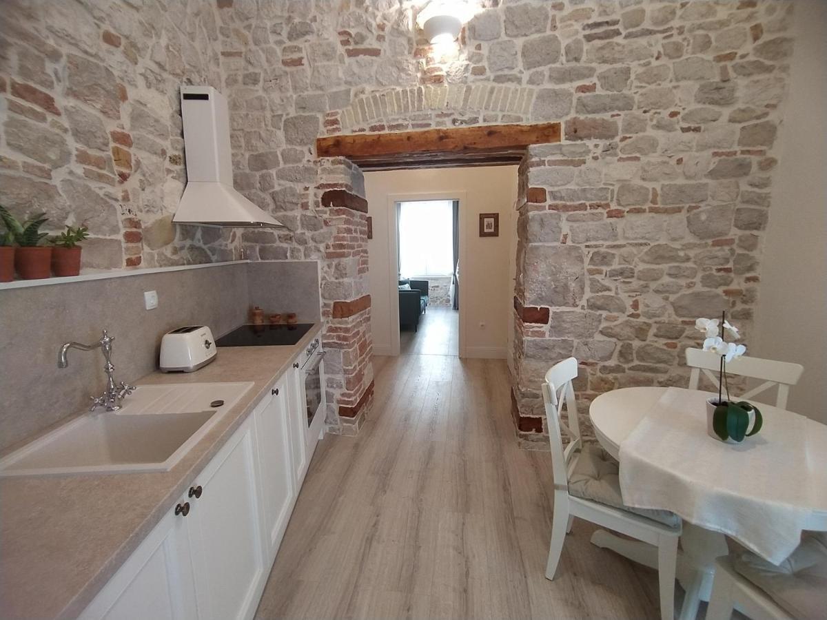 Apartment Antique Zadar - City Center Luaran gambar