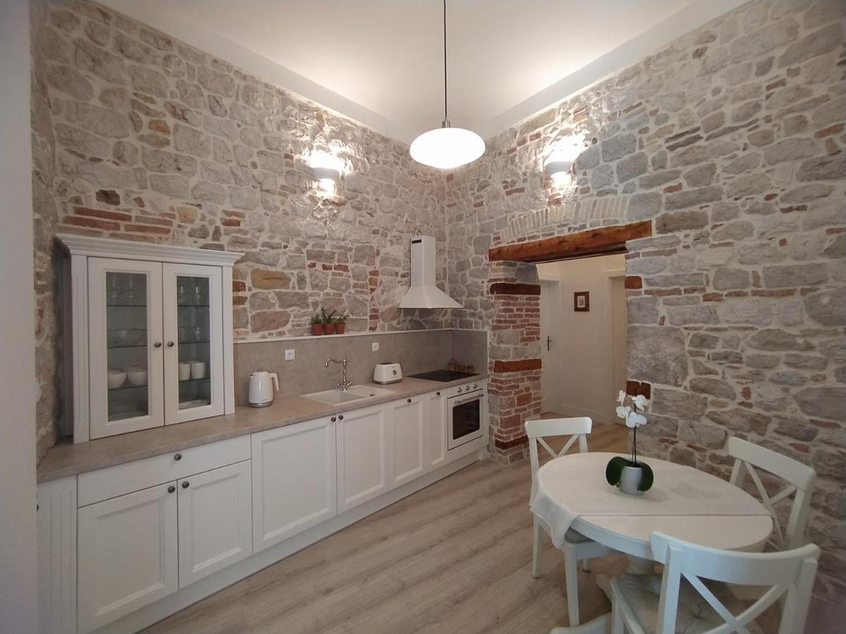 Apartment Antique Zadar - City Center Luaran gambar
